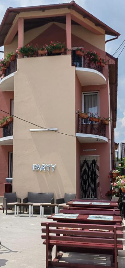 Casa Alexandru 호텔 Două Mai 외부 사진