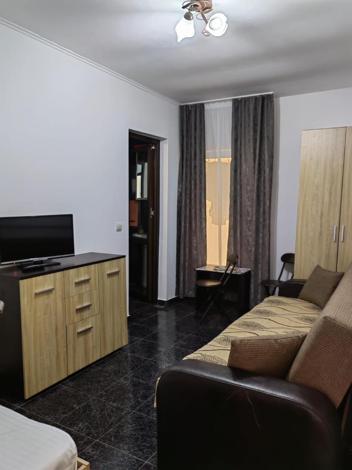 Casa Alexandru 호텔 Două Mai 외부 사진